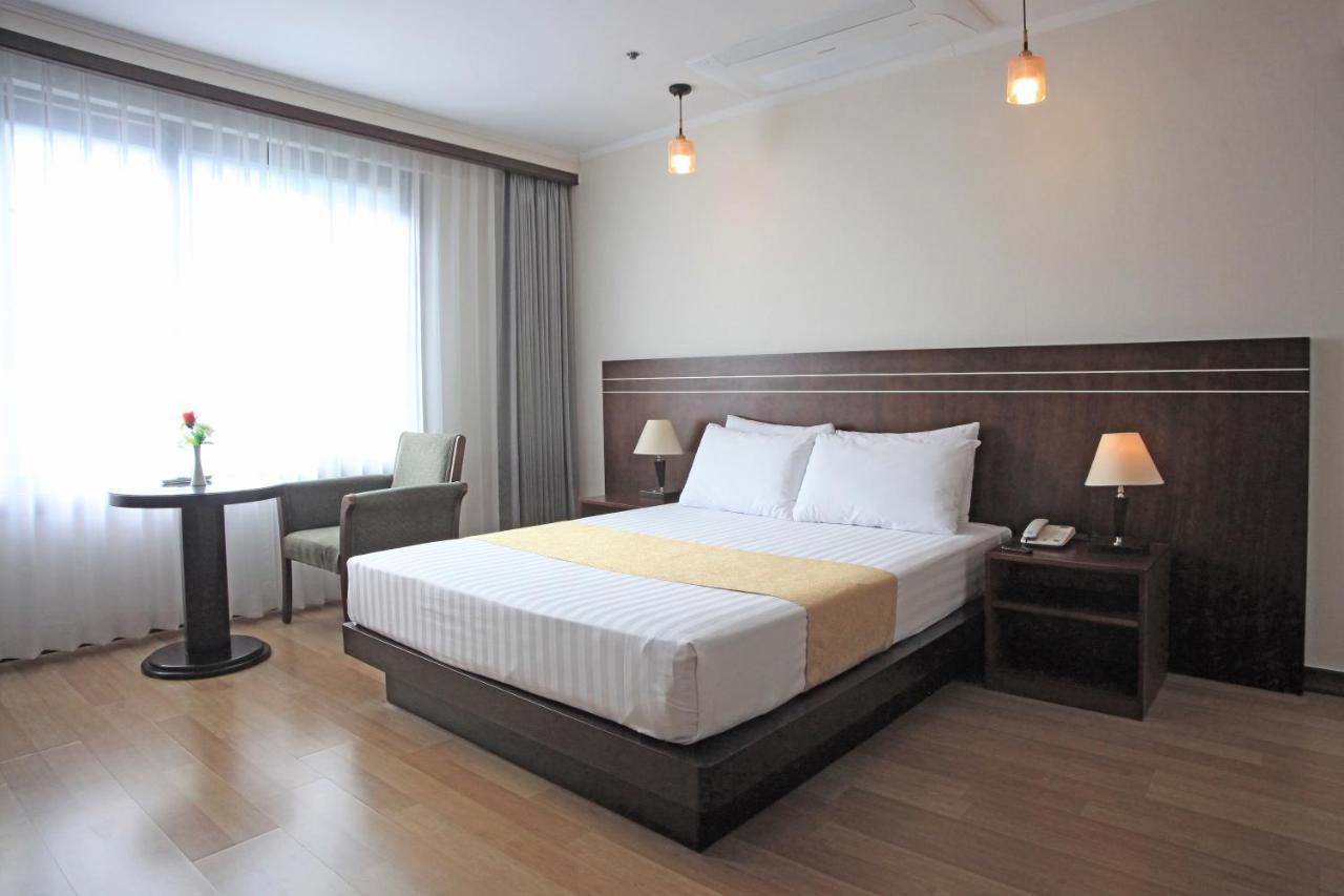 Ramada By Wyndham Suanbo Hotel Чунгджу Екстериор снимка