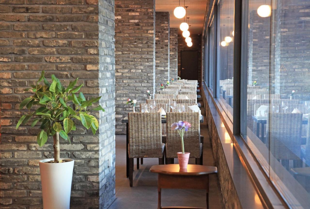 Ramada By Wyndham Suanbo Hotel Чунгджу Екстериор снимка