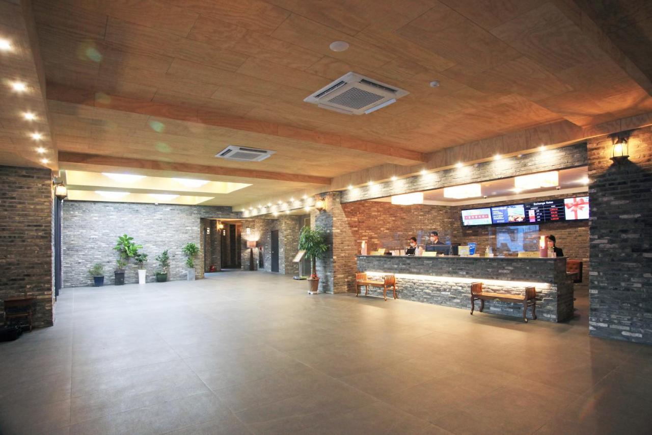 Ramada By Wyndham Suanbo Hotel Чунгджу Екстериор снимка
