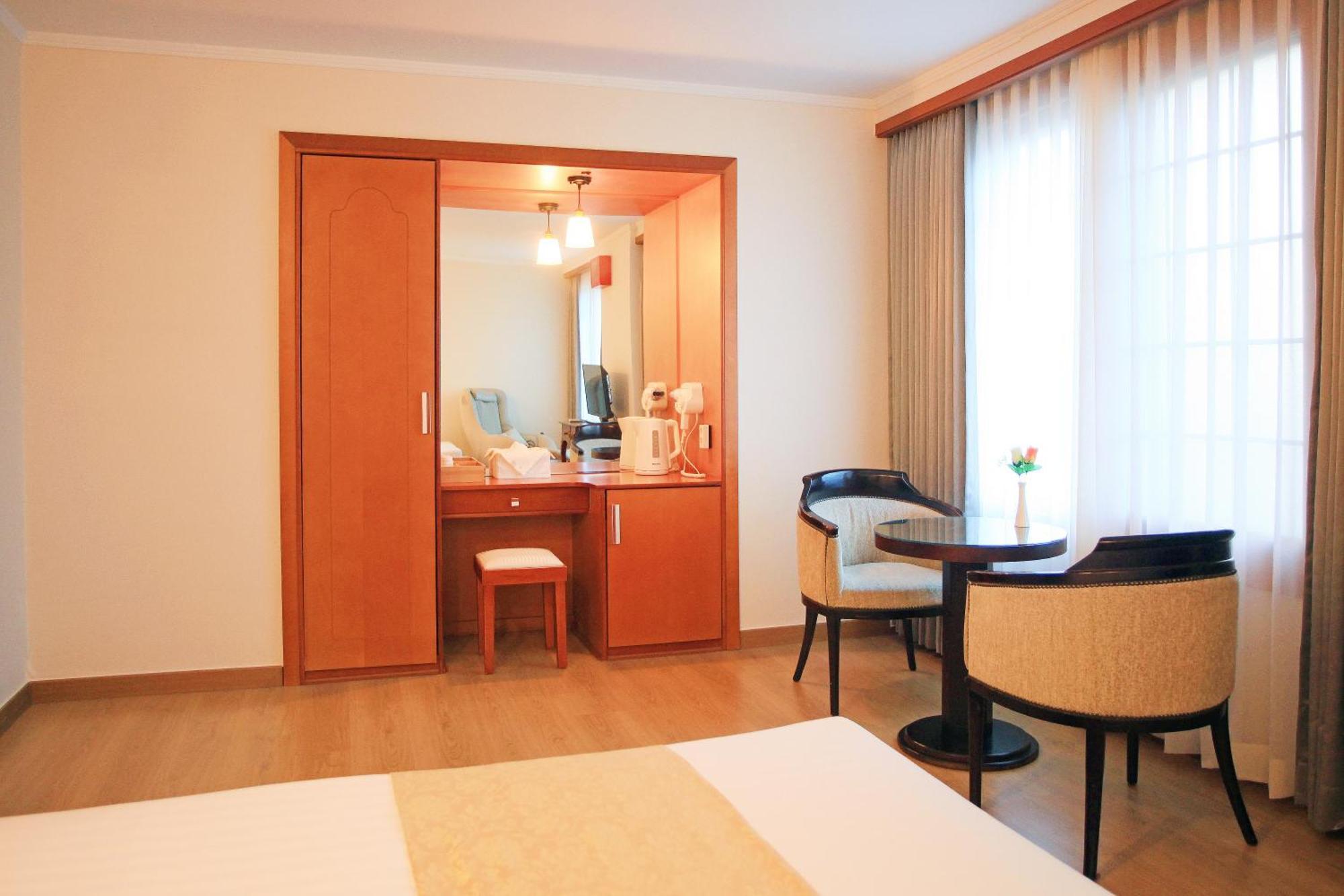 Ramada By Wyndham Suanbo Hotel Чунгджу Екстериор снимка