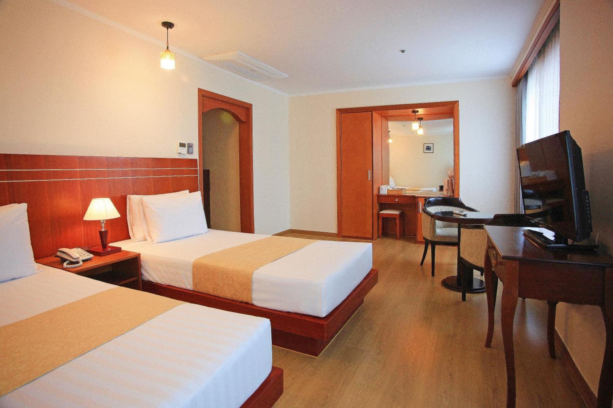 Ramada By Wyndham Suanbo Hotel Чунгджу Екстериор снимка
