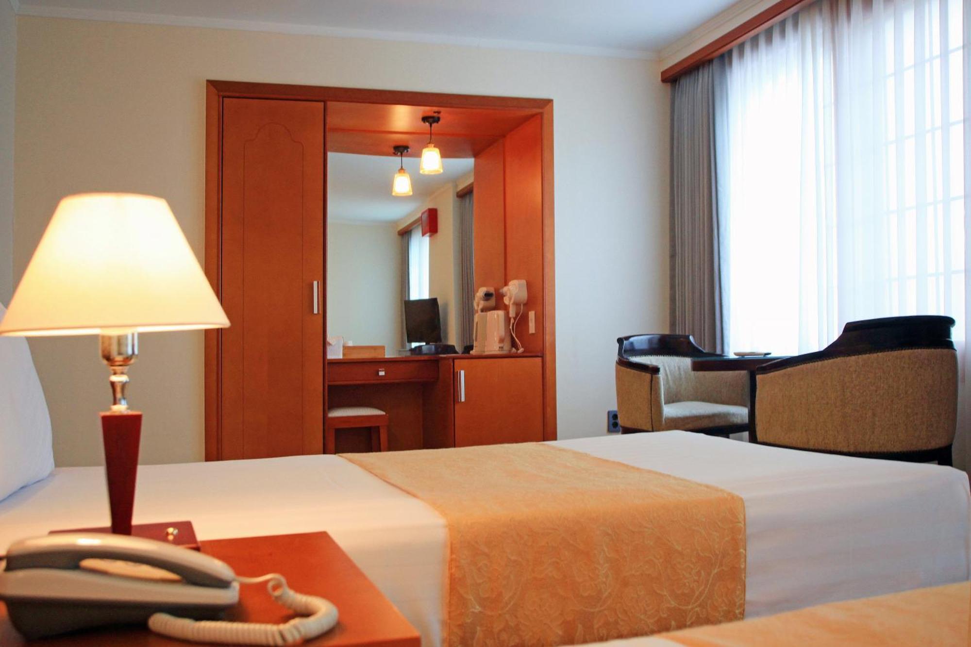 Ramada By Wyndham Suanbo Hotel Чунгджу Екстериор снимка